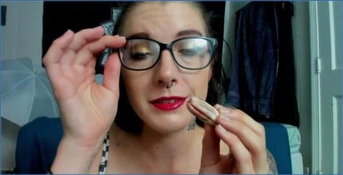 Missellie Smears, Vomits, and Tastes in Wild Scat Roleplay - Puke