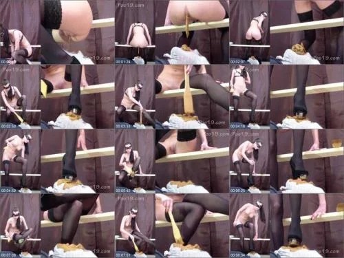 Shit Eating with Milana Smelly - Big pile of shit is feeding!