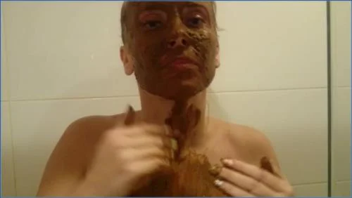 Brown wife Shits and Smears in Piss-Filled Bathtub - Grimy Scat Action