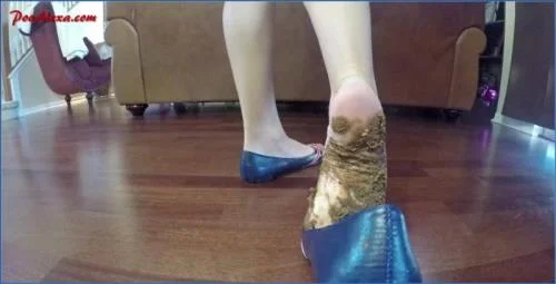 Jessica Valentino Outdoors Scat Smear - High Heels and Pantyhose