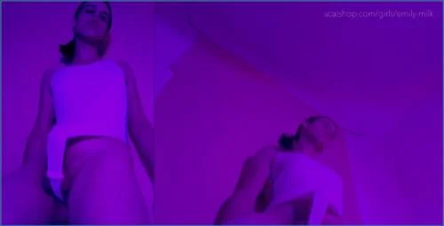 Emily Milk Shoves Kaviar Up Her Pussy While Peeing on the Toilet
