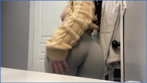 Queen Kitsy's Scat Dominates with Unfiltered Farting and Shitting