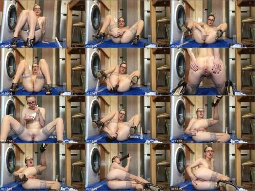 Ella Gilbert - Massive Ass Cleaning Solo Scat
