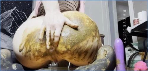 KnkyKttn97 - Smearing with Feet and Big Toys Anal Scat
