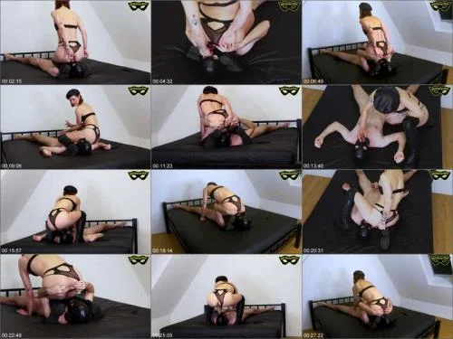 German Scat with Medea Mortelle - Beautiful Mistress Trains Cosmo as