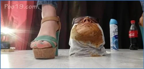 Milana Smelly Commands 3-Course Scat Feast with Vomit and Piss