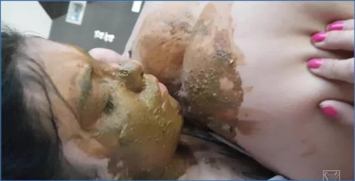 Scat Princess Face Sits and Pees in German Scat Porn Clip