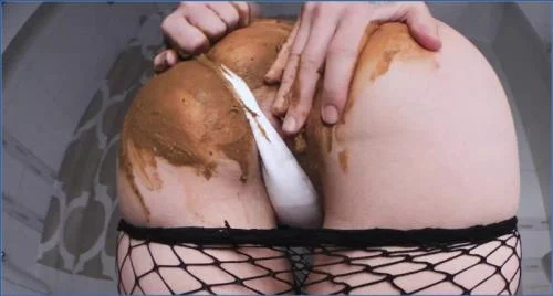 DirtyBetty Delivers Filthy Anal and Pee in Russia
