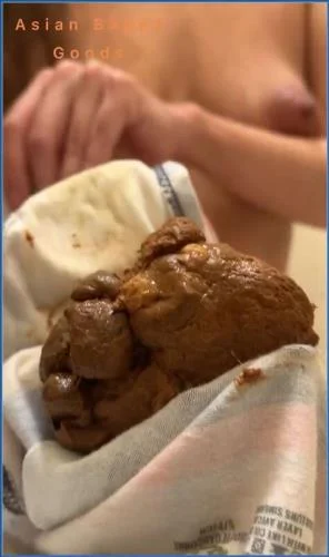 Marinayam19 in Filthy Solo Pooping Action- Shitting in Aerie Panties