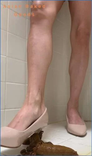 Marinayam19- Hardcore Solo Defecation with Nude Pumps
