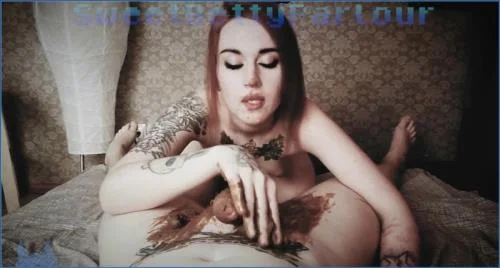 DirtyBetty Smearing and Defecation Action in Toilet Slave Bundle Part 1