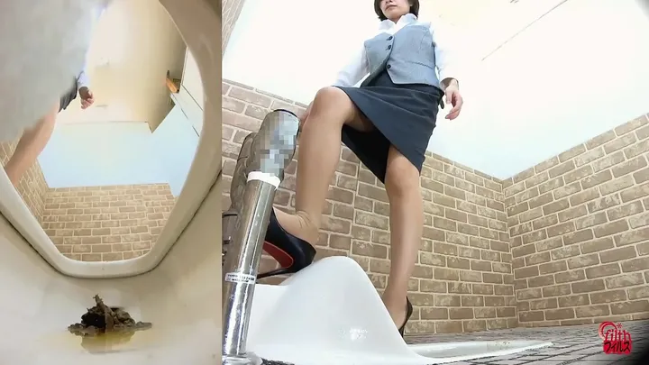 Heavy Poops Clog the Japanese Toilet Bowl - Watch Girls Unload Until